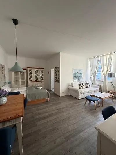 BoLA Ferienwohnung Hamburg Nr 21 EG für 2 Personen, Parkplatz-1